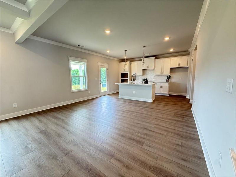 Spacious, unfurnished interior of a new home in Ponderosa Farms Manor, Gainesville (Image 20).