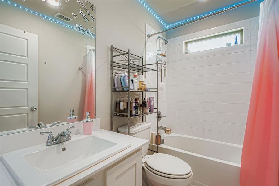 Furnished interior view inside a new home in Lakehaven, Farmersville (Image 27). Furnished interior view inside a new home in Lakehaven, Farmersville (Image 27).