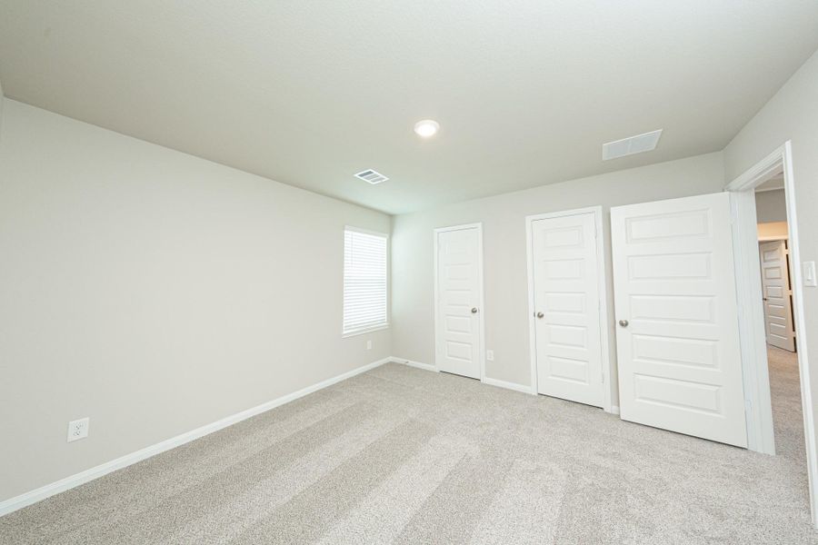 Spacious, unfurnished interior of a new home in River's Edge, Conroe (Image 18). Spacious, unfurnished interior of a new home in River's Edge, Conroe (Image 18).
