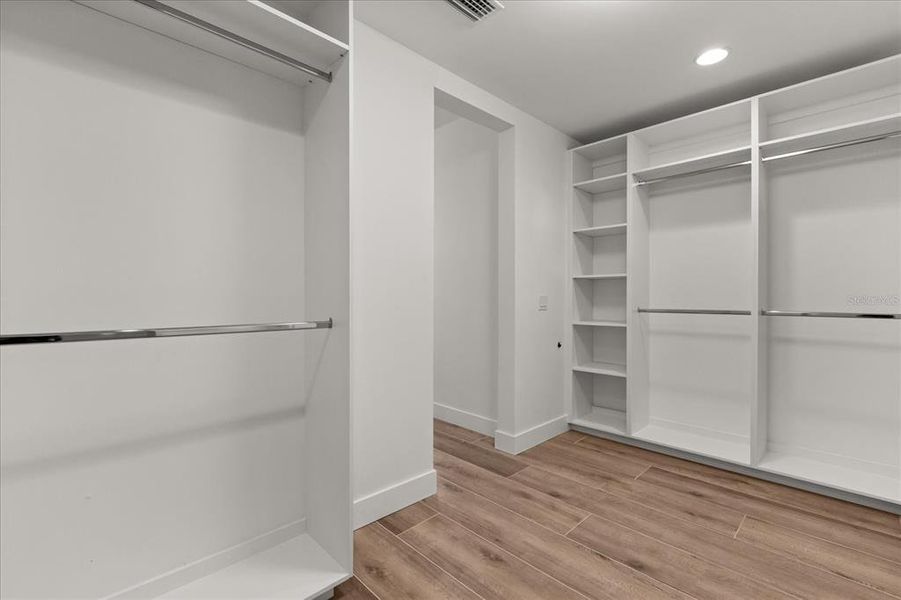 Spacious, unfurnished interior of a new home in , Winter Park (Image 35).