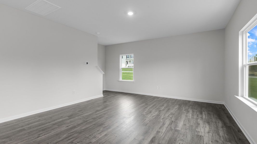 Spacious, unfurnished interior of a new home in Country Creek, Lexington (Image 14).