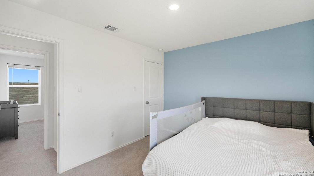 Furnished interior view inside a new home in Spring Grove: Stonehill Collection, St. Hedwig (Image 25). Furnished interior view inside a new home in Spring Grove: Stonehill Collection, St. Hedwig (Image 25).