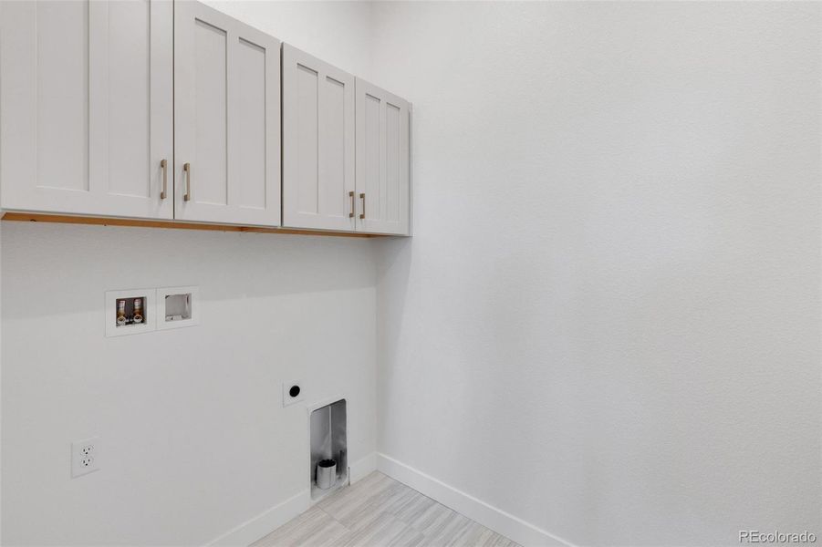 Spacious, unfurnished interior of a new home in Highlands Preserve, Mead (Image 20).