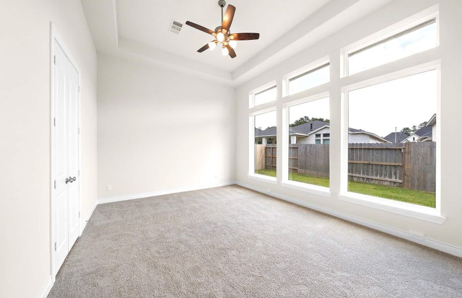 Representative unfurnished interior of a home built from the 2855AU by Ravenna Homes in Audubon 60′, Magnolia (Image 40).