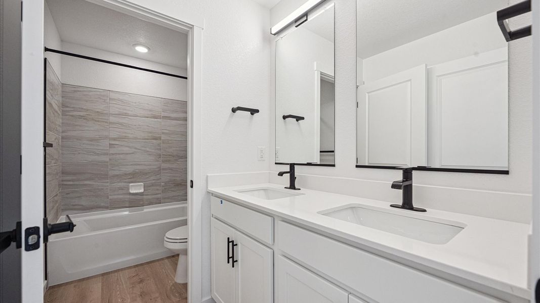 Furnished interior view inside a new home in Silver Peaks, Lochbuie (Image 9). Furnished interior view inside a new home in Silver Peaks, Lochbuie (Image 9).