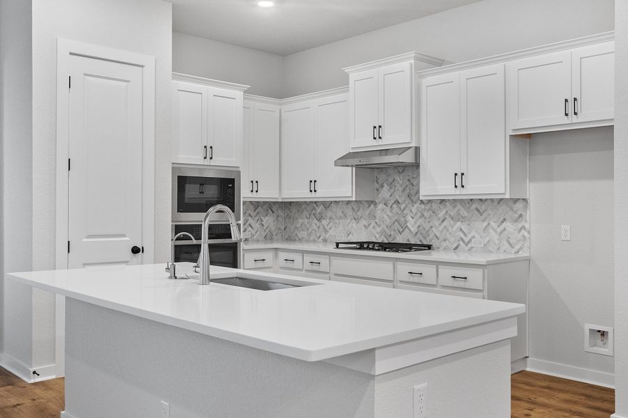 Furnished interior view inside a new home in Highland Village, Georgetown (Image 7).