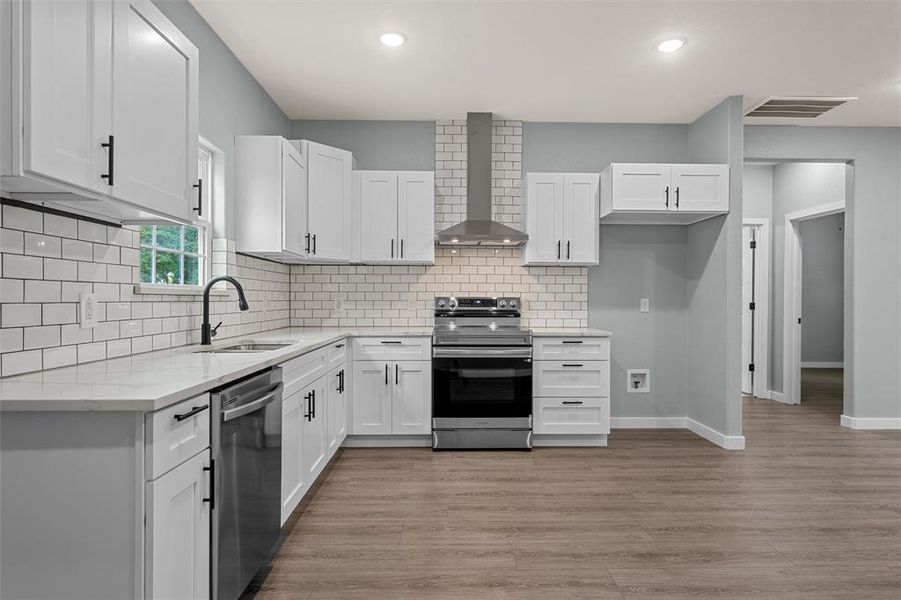 Furnished interior view inside a new home in , Waco (Image 7).