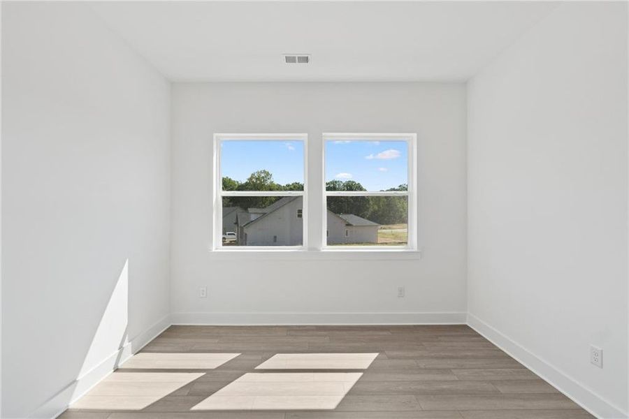 Spacious, unfurnished interior of a new home in , Gainesville (Image 14).