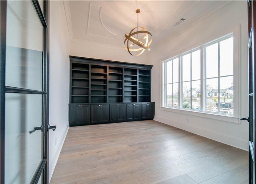 Spacious, unfurnished interior of a new home in , Alpharetta (Image 9).