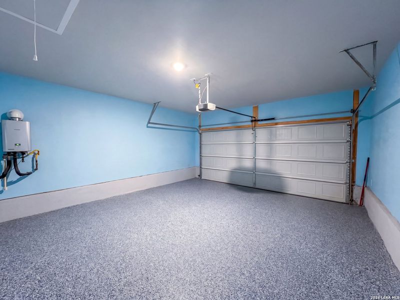 Spacious, unfurnished interior of a new home in Grace Valley, Marion (Image 20).