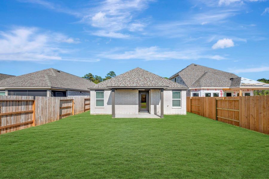 Exterior details and patio area of a home in Sorella, Tomball (Image 4).