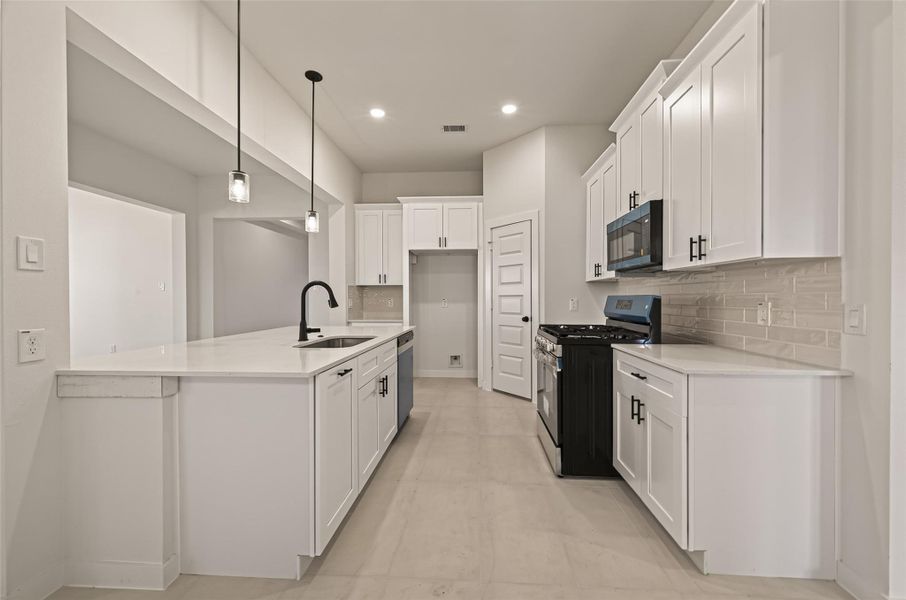 Furnished interior view inside a new home in Foxtail Palms, Manvel (Image 12). Furnished interior view inside a new home in Foxtail Palms, Manvel (Image 12).