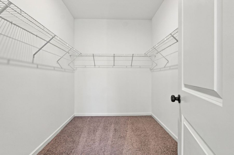 Spacious, unfurnished interior of a new home in Laurelwood Park, Gallatin (Image 24).