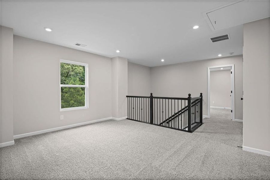 Spacious, unfurnished interior of a new home in Pickens Bluff, Dallas (Image 38).