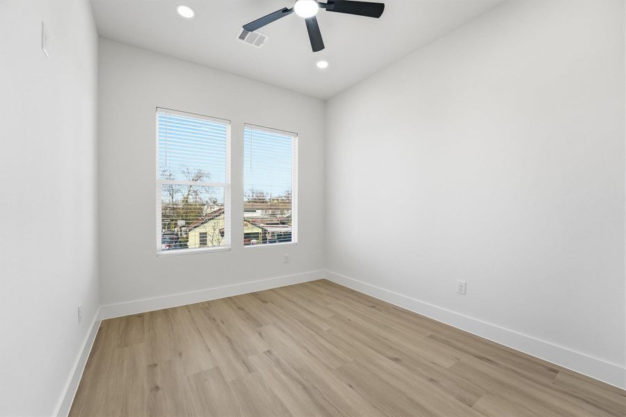 Spacious, unfurnished interior of a new home in , Houston (Image 27).