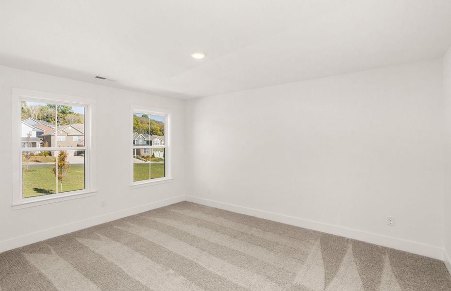Spacious, unfurnished interior of a new home in Durham Farms, Hendersonville (Image 30).