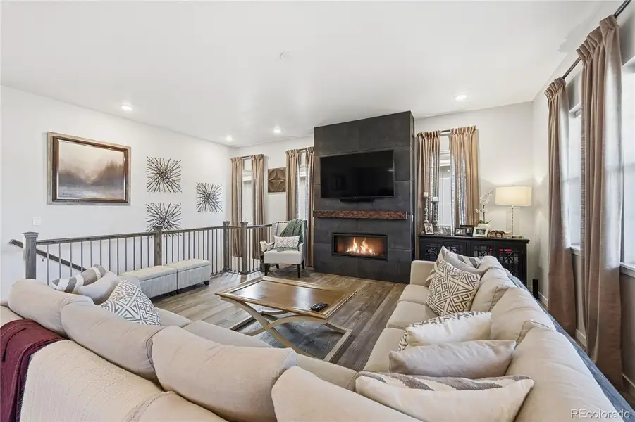 Great Room Is Light And Bright!