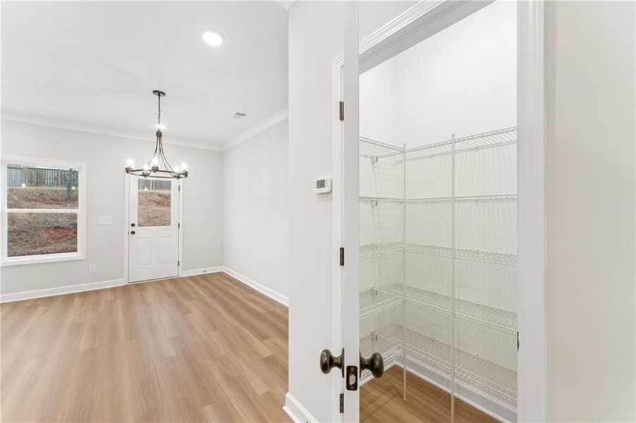 Spacious, unfurnished interior of a new home in Cherokee Township, Acworth (Image 10).
