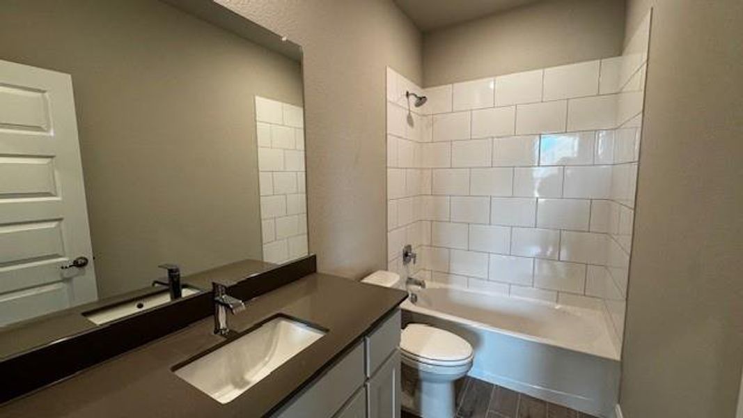 Furnished interior view inside a new home in Legado, Cleburne (Image 9).