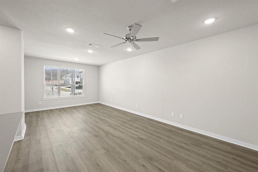 236 Wagon Spoke- Living Room-4