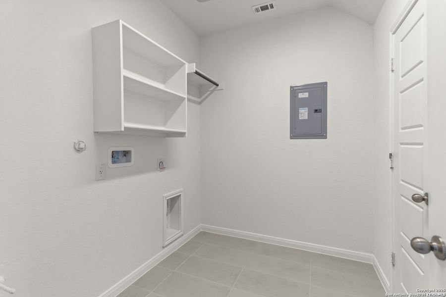 Spacious, unfurnished interior of a new home in Homestead, Schertz (Image 31). Spacious, unfurnished interior of a new home in Homestead, Schertz (Image 31).