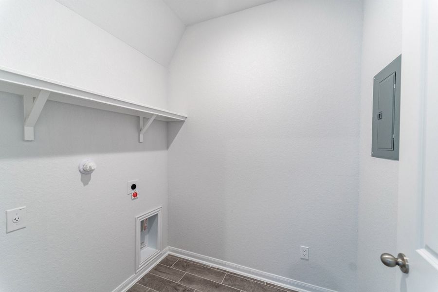 Spacious, unfurnished interior of a new home in Hannah Heights, Seguin (Image 19).