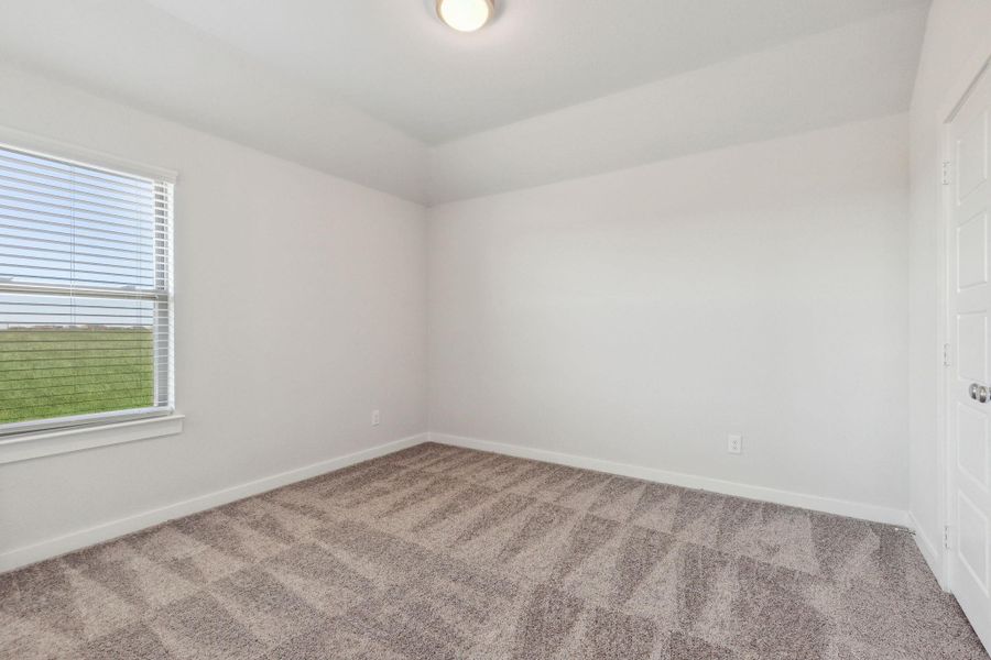 Spacious, unfurnished interior of a new home in Trinity Ranch, Elgin (Image 25).