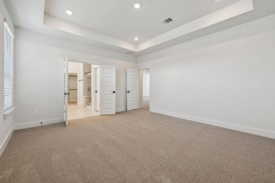 Spacious, unfurnished interior of a new home in Pinewood Trails - Luxe Series, Houston (Image 25).