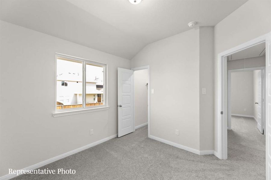 Spacious, unfurnished interior of a new home in Keeneland, Aubrey (Image 22).