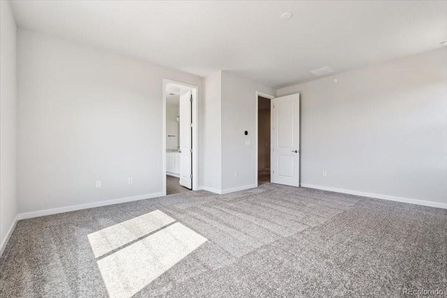 Spacious, unfurnished interior of a new home in Prestige Collection at Parkdale Commons, Lafayette (Image 24).