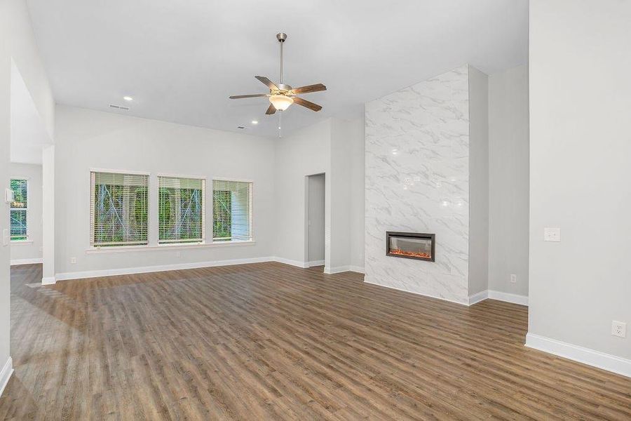 Spacious, unfurnished interior of a new home in , Haddock (Image 37).