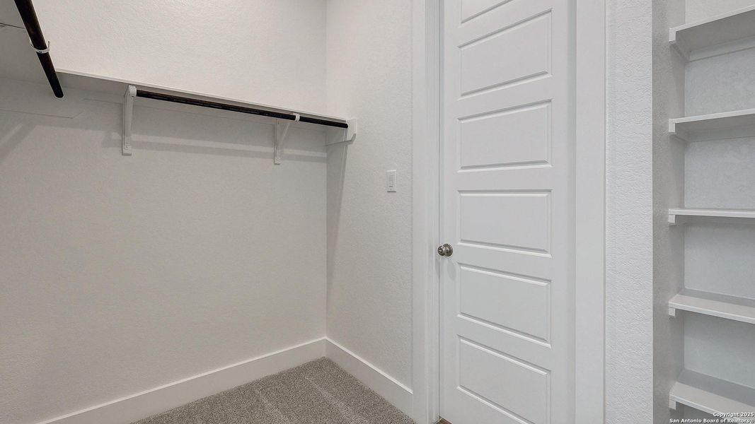 Spacious, unfurnished interior of a new home in Ladera 50', San Antonio (Image 18). Spacious, unfurnished interior of a new home in Ladera 50', San Antonio (Image 18).