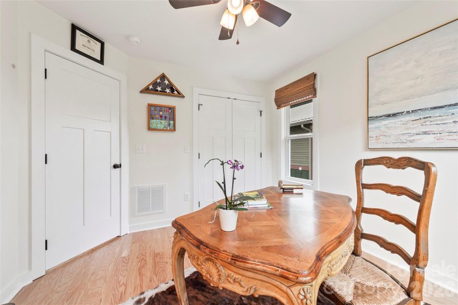 Furnished interior view inside a new home in , Asheville (Image 29). Furnished interior view inside a new home in , Asheville (Image 29).