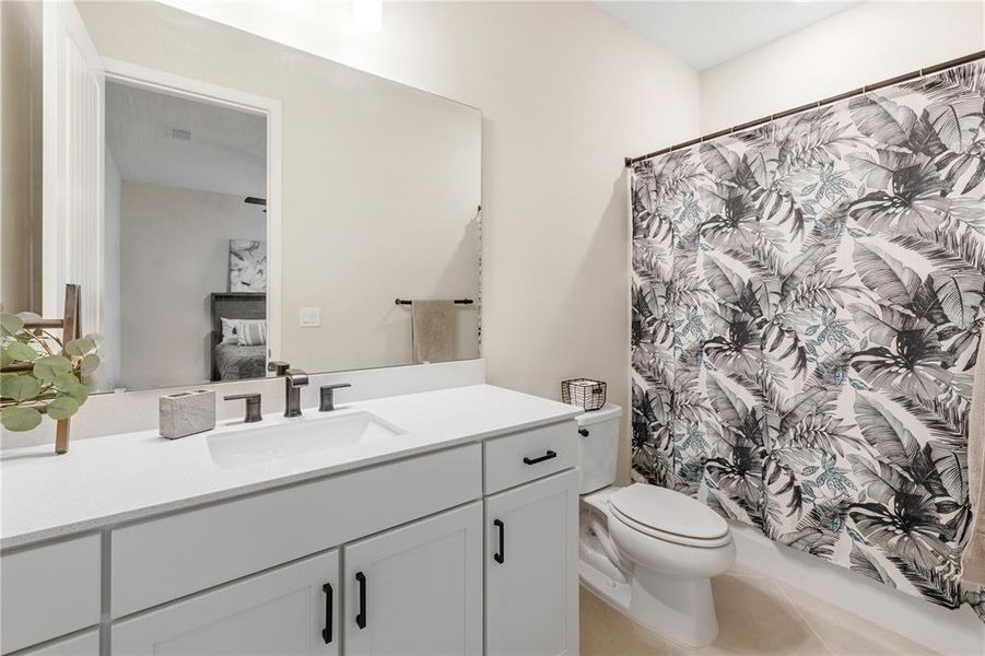 Furnished interior view inside a new home in , Mount Dora (Image 28).