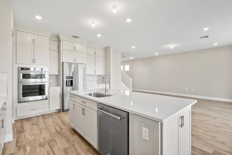 12313FrontlineLane(16)