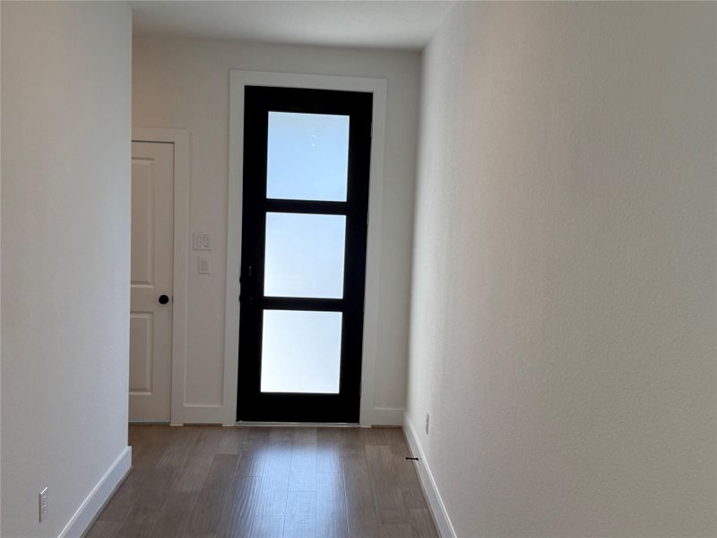 Spacious, unfurnished interior of a new home in Meridiana 40', 65', Iowa Colony (Image 11).