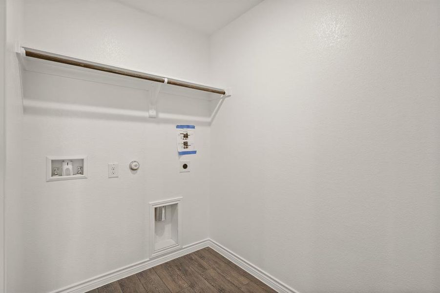 Spacious, unfurnished interior of a new home in Rocky Creek Crossing, Fort Worth (Image 10). Spacious, unfurnished interior of a new home in Rocky Creek Crossing, Fort Worth (Image 10).