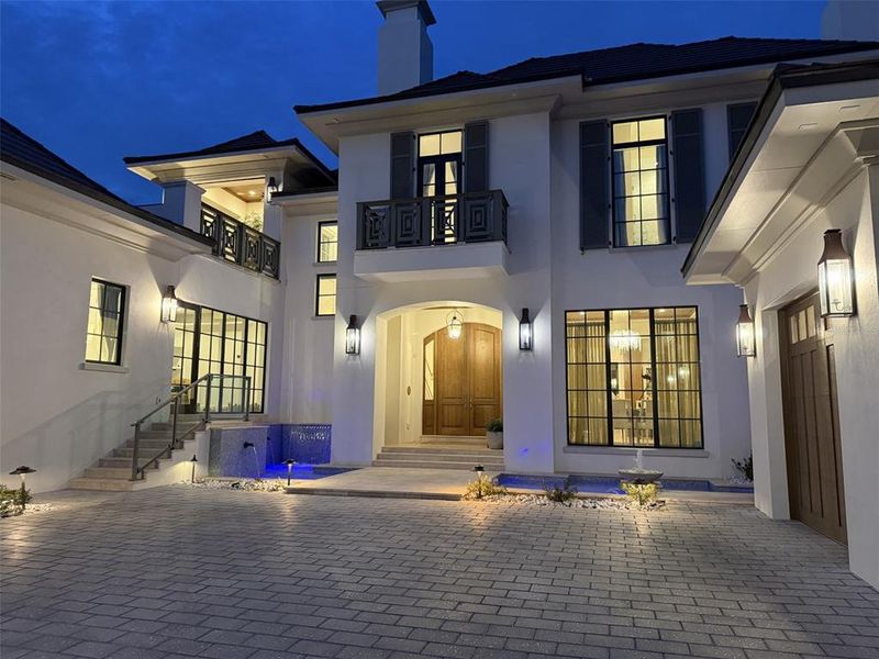 Exterior details and patio area of a home in , Orlando (Image 21).