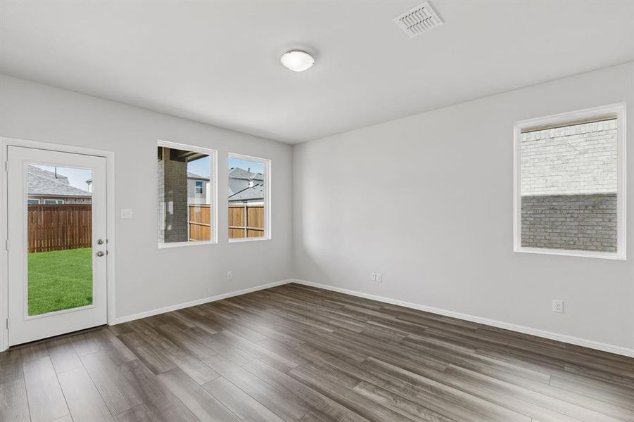 Spacious, unfurnished interior of a new home in Bellagio, Forney (Image 8).