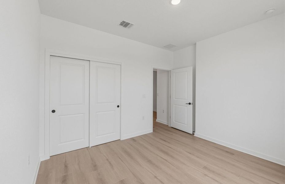 Spacious, unfurnished interior of a new home in Sun City Texas, Georgetown (Image 38).
