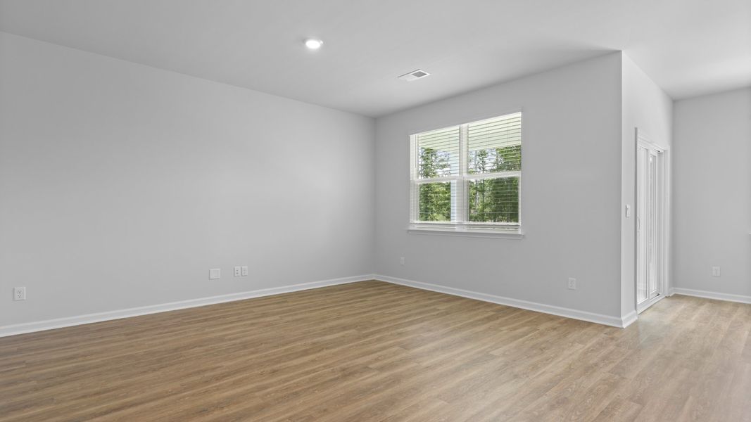 Representative unfurnished interior of a home built from the ARIA by D.R. Horton in Pineview North, Summerville (Image 14).