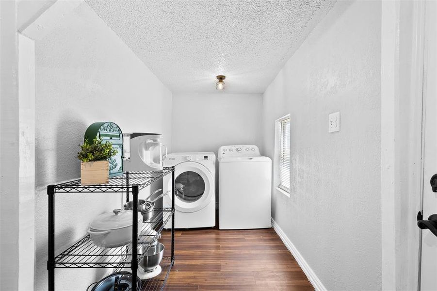 Furnished interior view inside a new home in , Weatherford (Image 11).