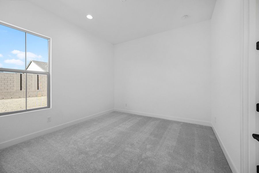 Spacious, unfurnished interior of a new home in Aloravita South, Peoria (Image 33).