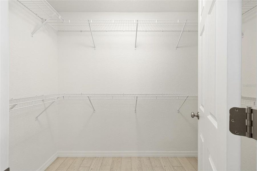 Spacious, unfurnished interior of a new home in , Ocala (Image 17).