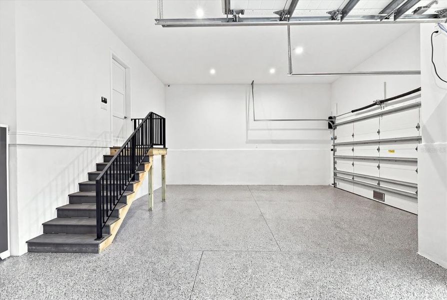 Spacious, unfurnished interior of a new home in , Tampa (Image 66).