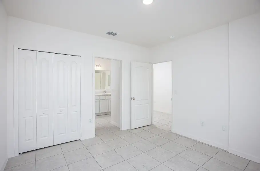Representative unfurnished interior of a home built from the Melbourne by Maronda Homes in Highland Park, Newberry (Image 13). Representative unfurnished interior of a home built from the Melbourne by Maronda Homes in Highland Park, Newberry (Image 13).