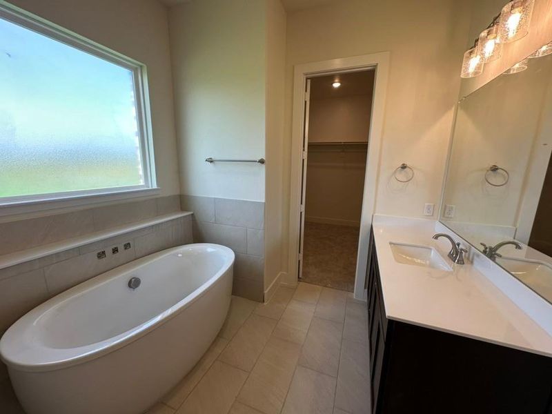 Furnished interior view inside a new home in , Leonard (Image 10).