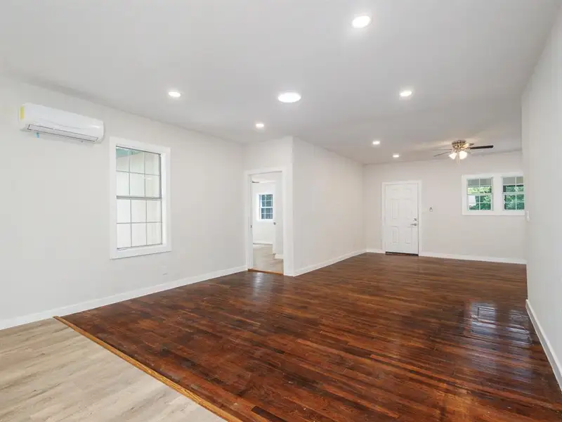 Spacious, unfurnished interior of a new home in , Brownwood (Image 14).