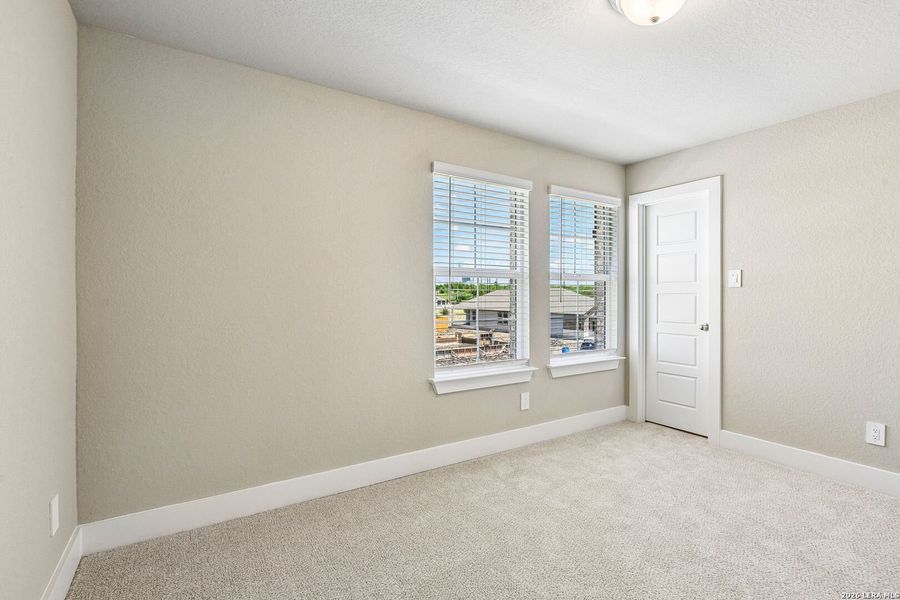 Spacious, unfurnished interior of a new home in Stetson Ridge, Marion (Image 40).
