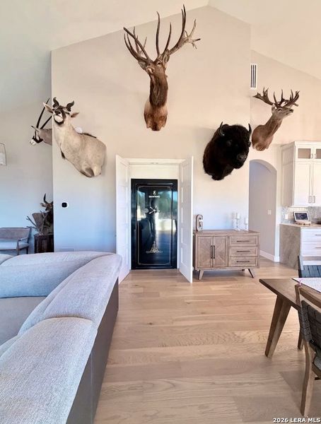 Furnished interior view inside a new home in , Bandera (Image 7).